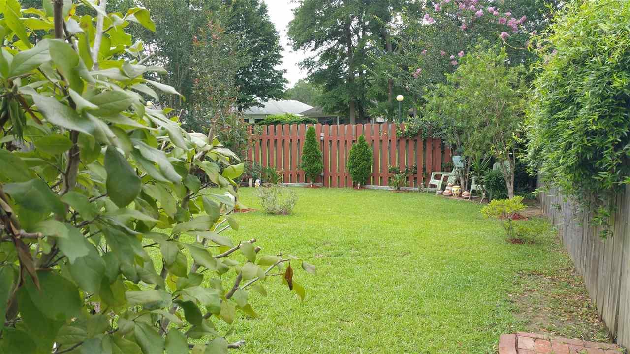 2491 Trailwood Dr, Cantonment, FL 32533