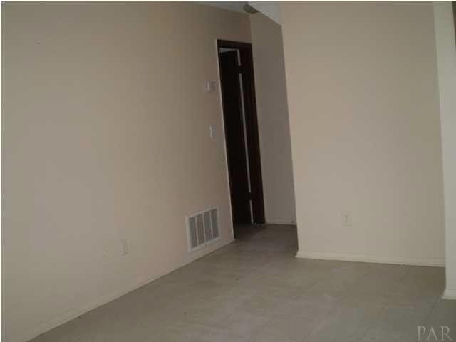 1121 LAKE DR, Cantonment, FL 32533