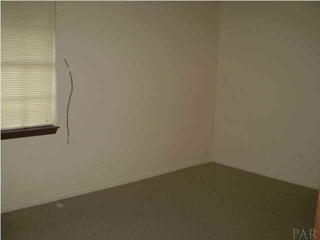 1121 LAKE DR, Cantonment, FL 32533