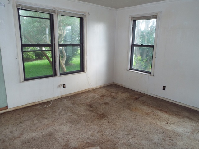 104 Mintz Ln, Cantonment, FL 32533