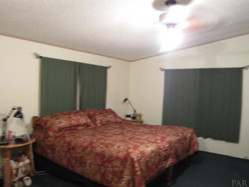 1741 BATSON LN, Cantonment, FL 32533