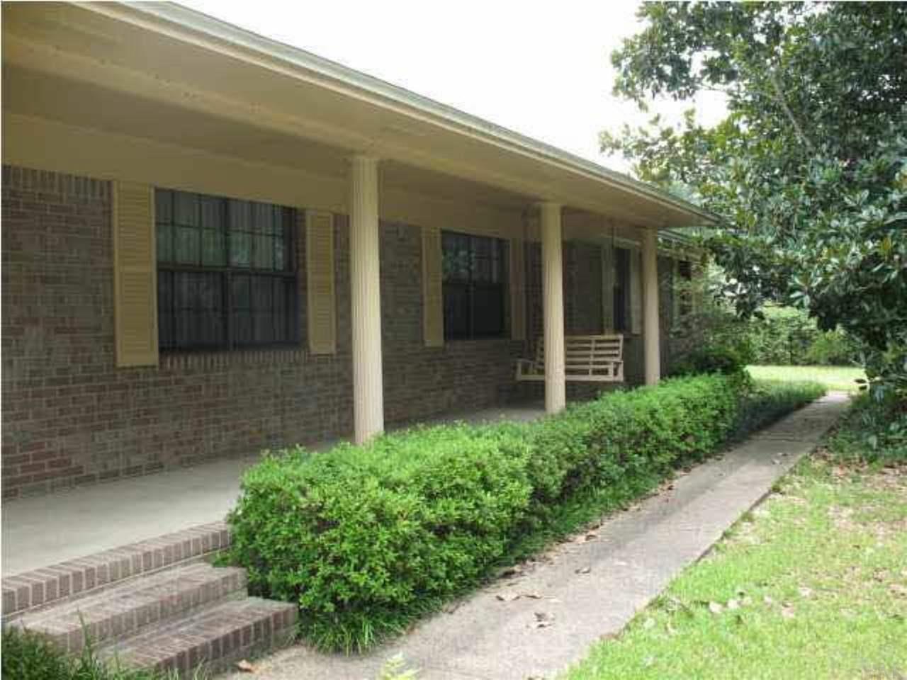 984 HWY 297 A, Cantonment, FL 32533