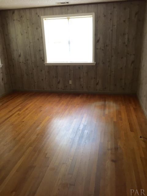 7855 N PALAFOX, Pensacola, FL 32534