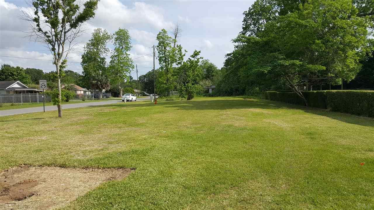 517 W DETROIT BLVD, Pensacola, FL 32534