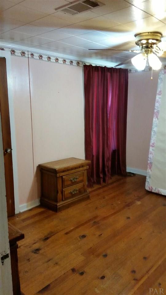 7960 ALGER RD, Century, FL 32535