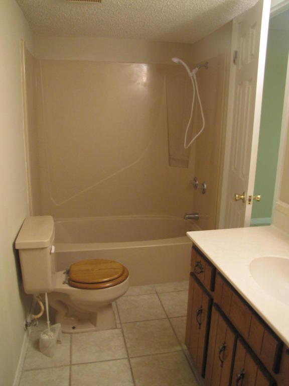 1207 WALTER Avenue, Crestview, FL 32536