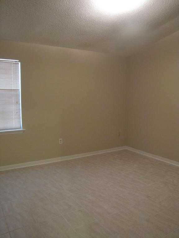 1207 WALTER Avenue, Crestview, FL 32536