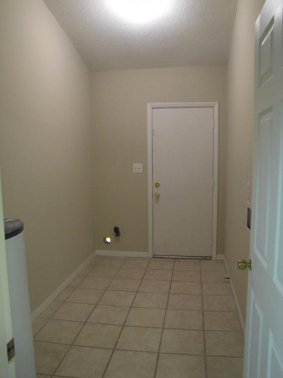 1207 WALTER Avenue, Crestview, FL 32536