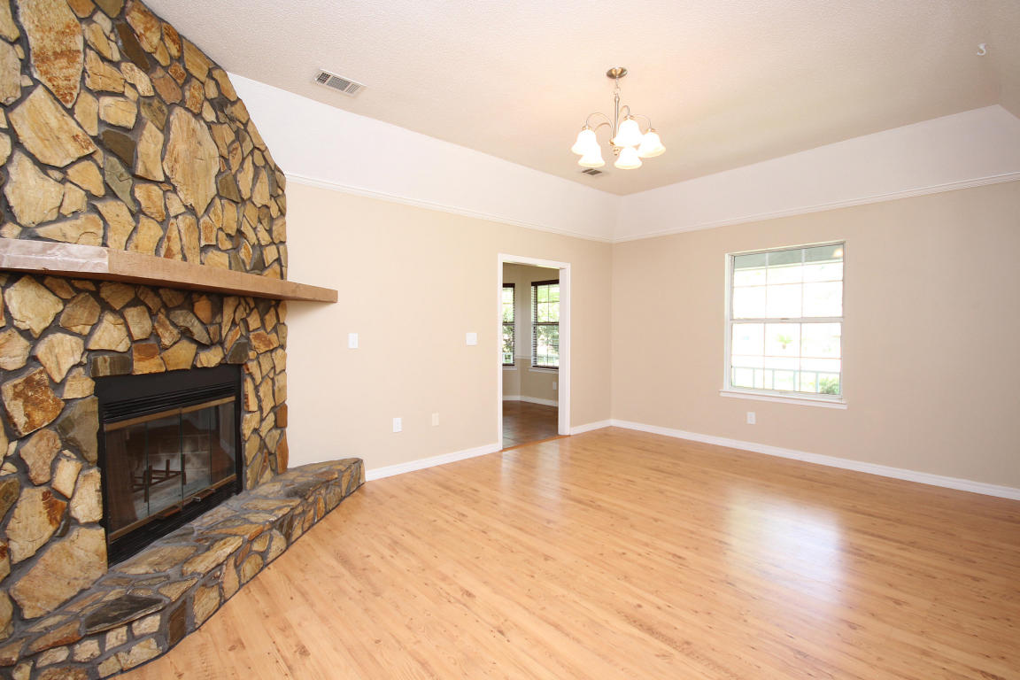 112 Loop Drive, Crestview, FL 32536