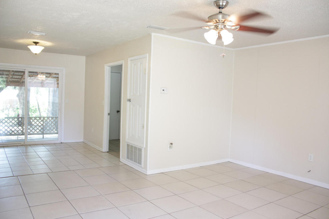 2956 Sholtz Avenue, Crestview, FL 32539