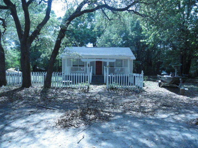 5272 Cavalier Drive, Crestview, FL 32539