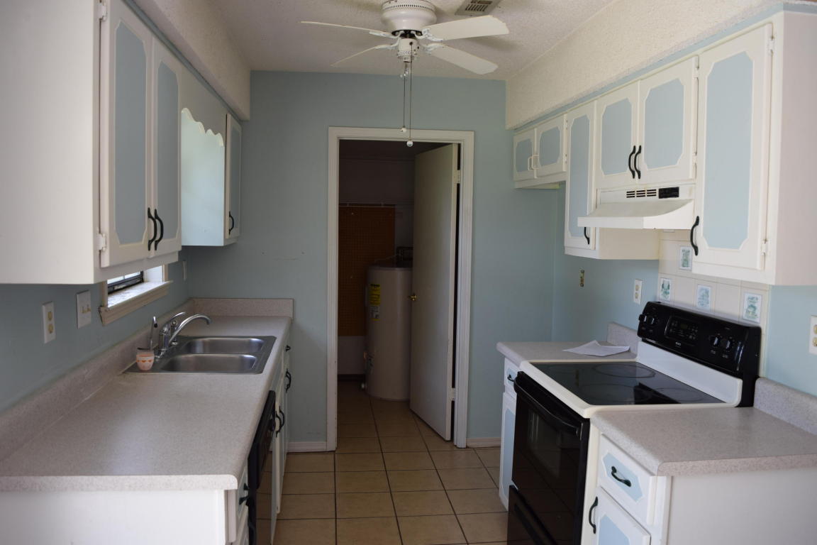 363 JOHN KING Rd, Crestview, FL 32539