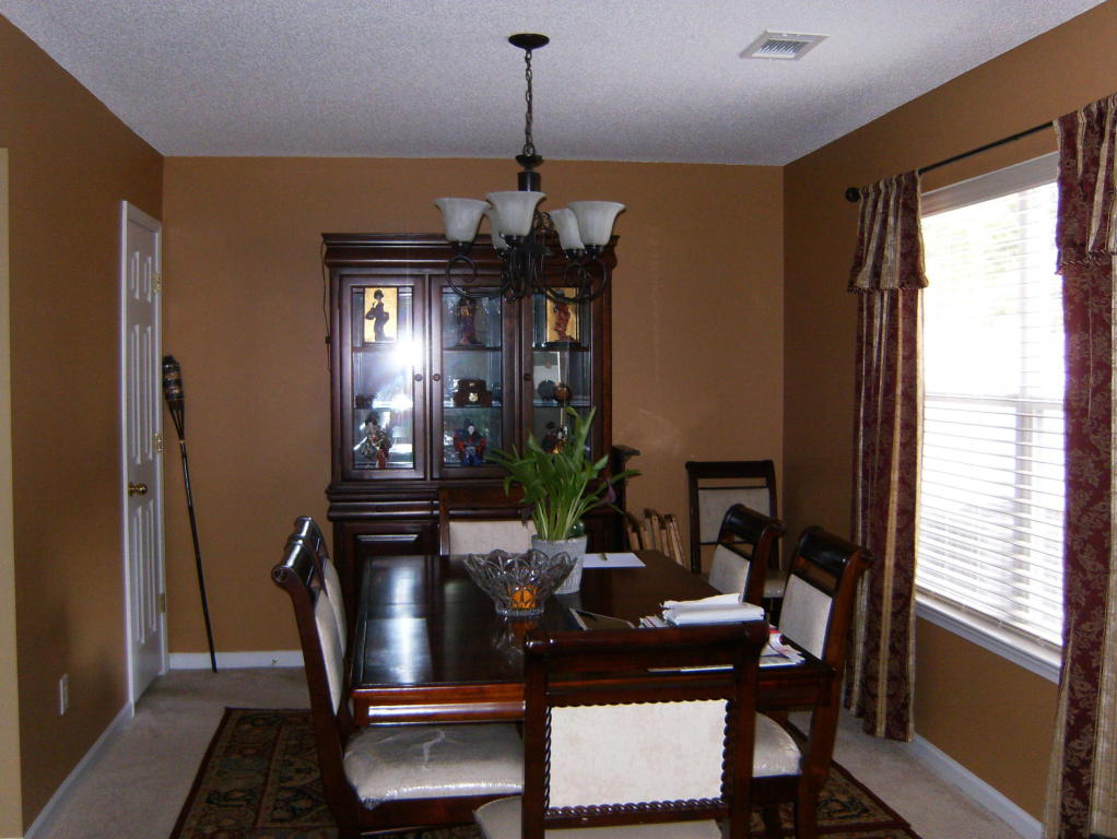 325 Dahlquist Drive, Crestview, FL 32539