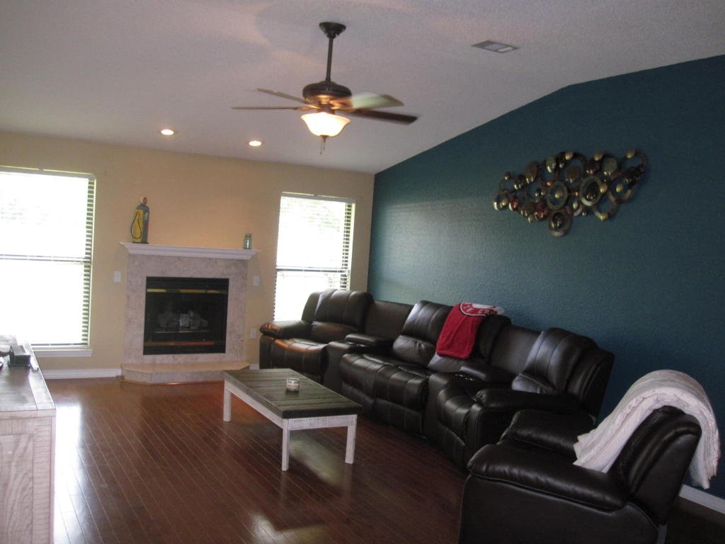 4613 Top Flight Drive, Crestview, FL 32539