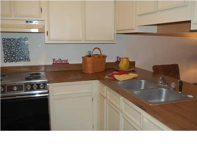 103 Doodle Avenue, Fort Walton Beach, FL 32547