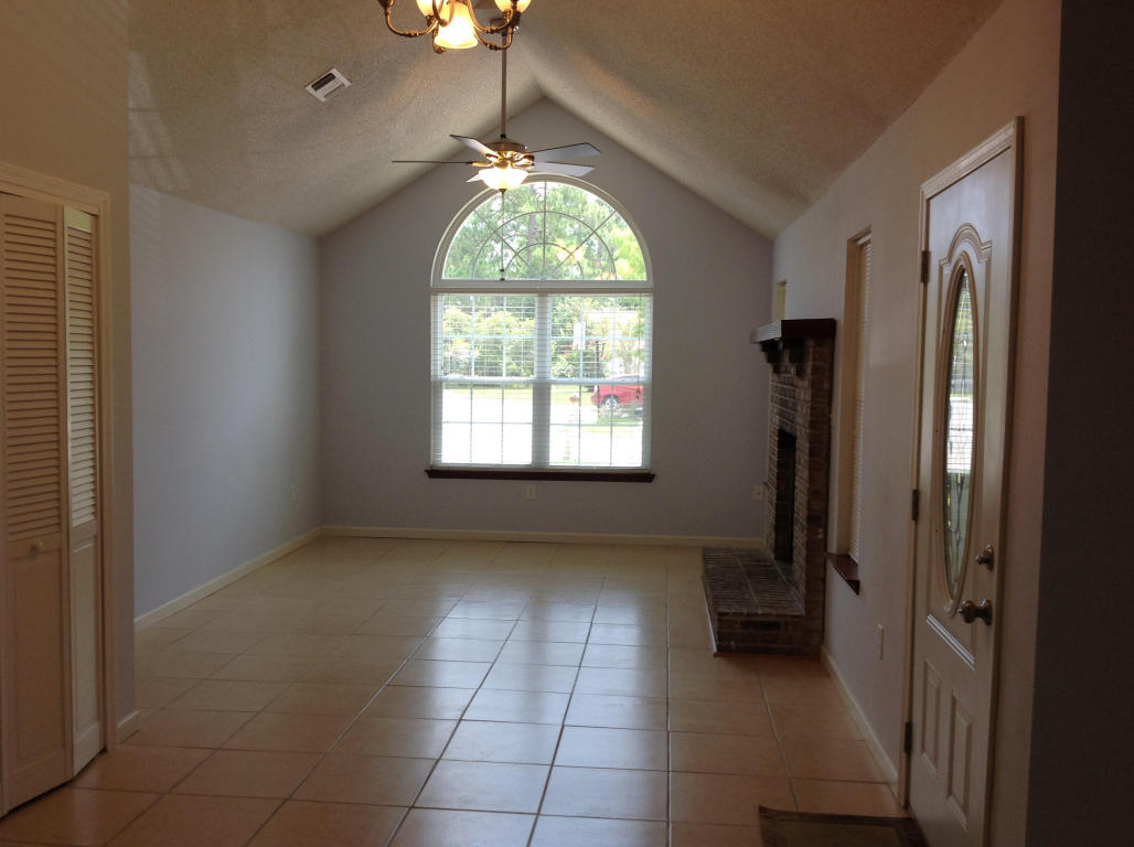 2215 Nancys Path, Fort Walton Beach, FL 32547