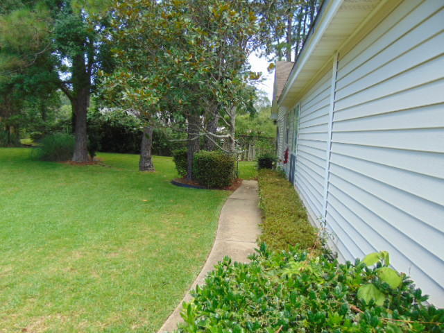 630 Emerald Lane, Fort Walton Beach, FL 32547