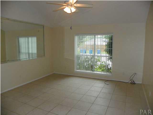 140 STEARNS ST, Gulf Breeze, FL 32561