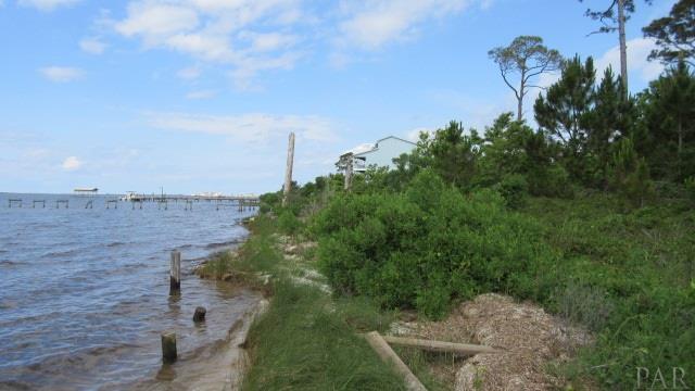 5561 SOUNDSIDE DR, Gulf Breeze, FL 32563