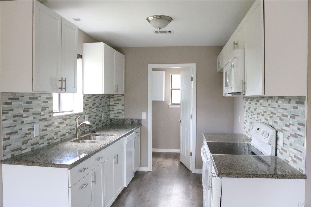 2728 BAY ST, Gulf Breeze, FL 32563