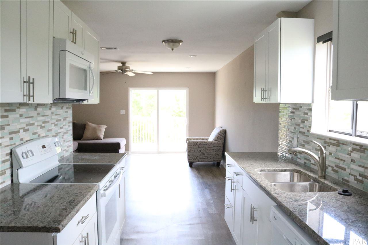 2728 BAY ST, Gulf Breeze, FL 32563