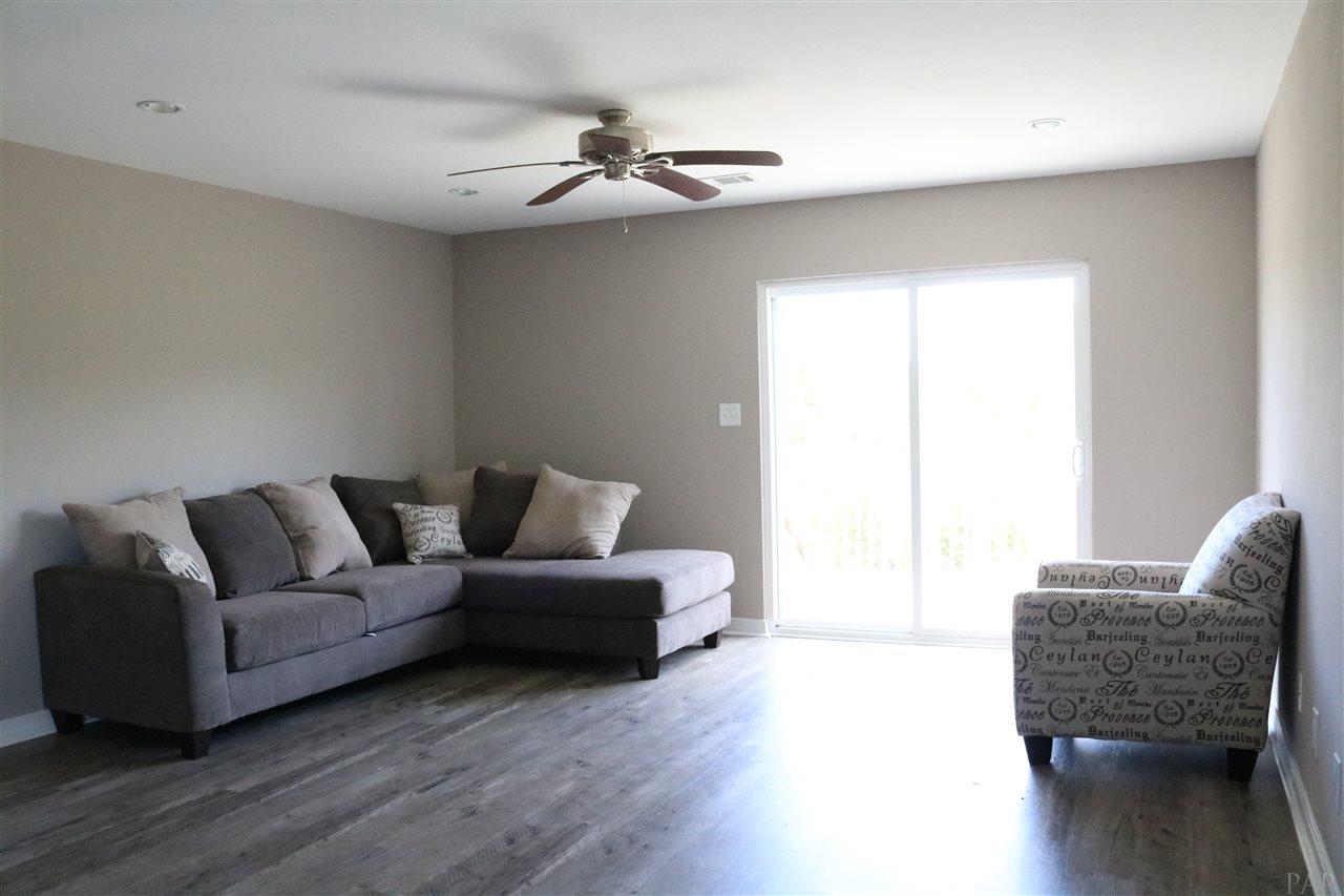 2728 BAY ST, Gulf Breeze, FL 32563