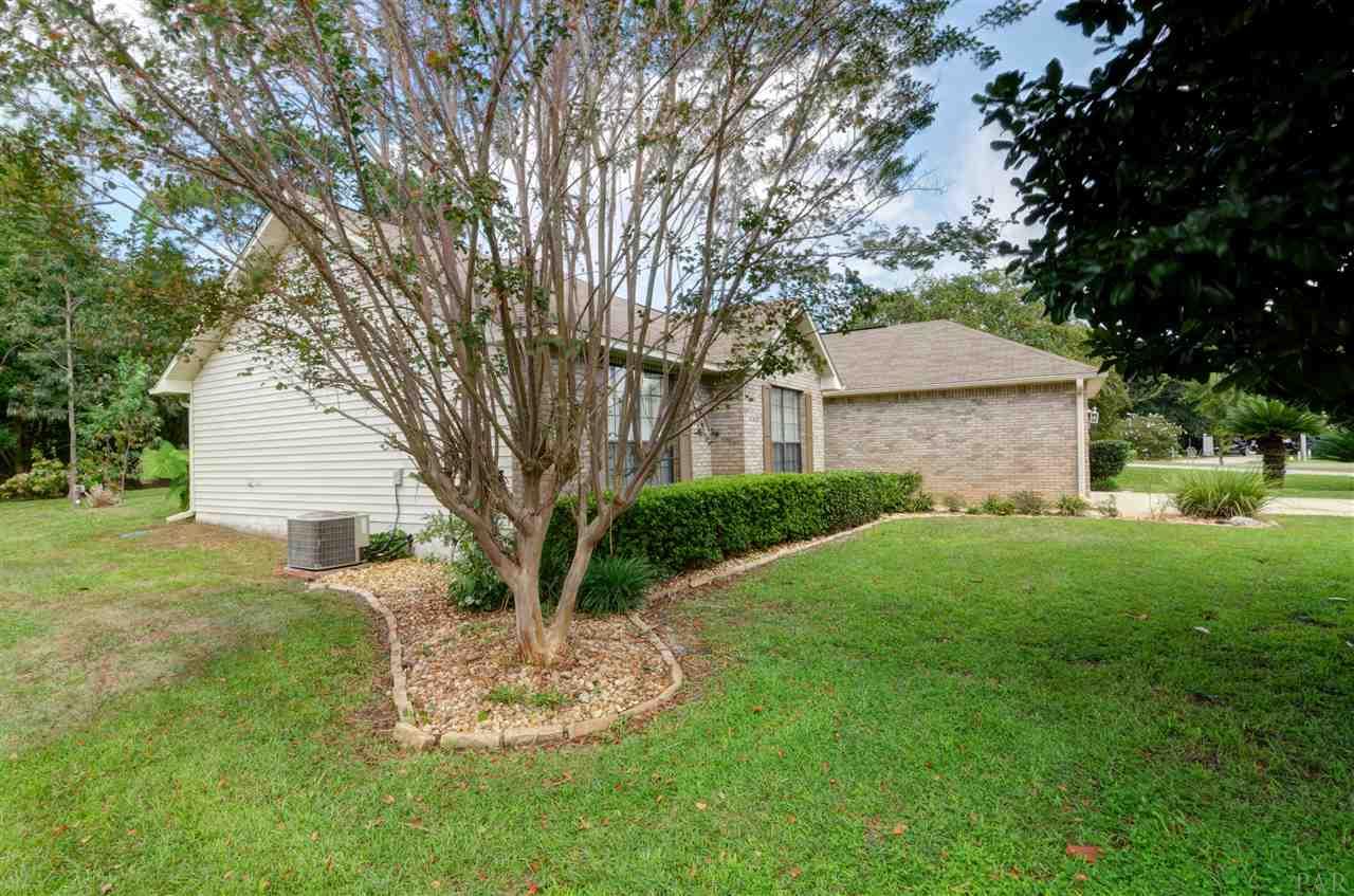 2455 HOUSTON CIR, Gulf Breeze, FL 32563
