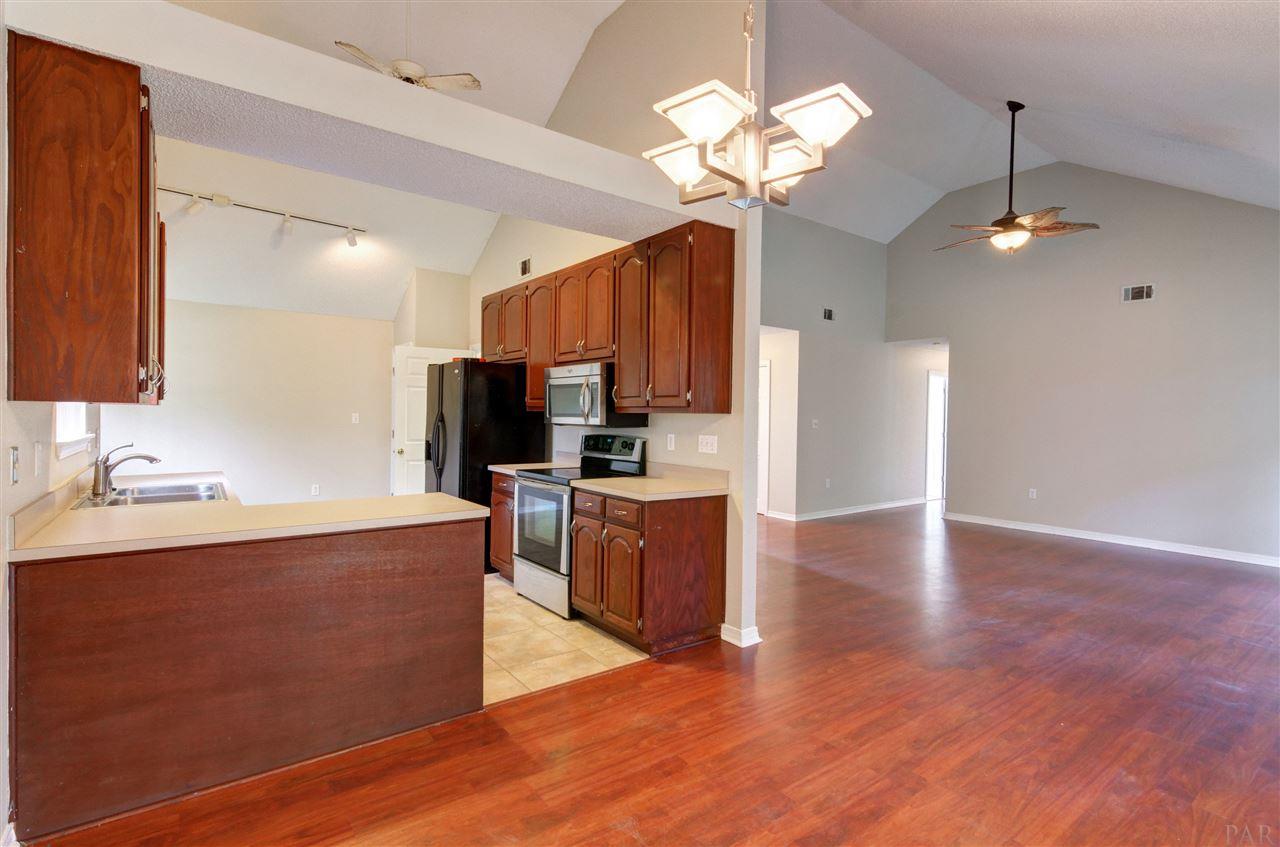 2455 HOUSTON CIR, Gulf Breeze, FL 32563