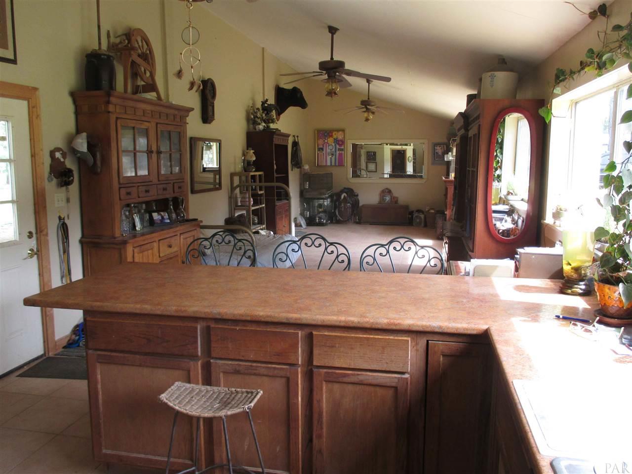8457 DEATON BRIDGE RD, Milton, FL 32564