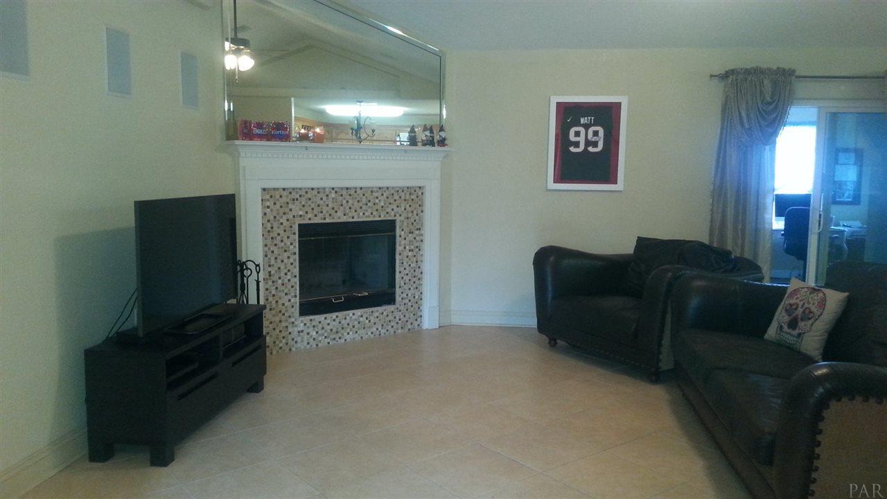 7040 BRIGHTON OAKS BLVD, Navarre, FL 32566