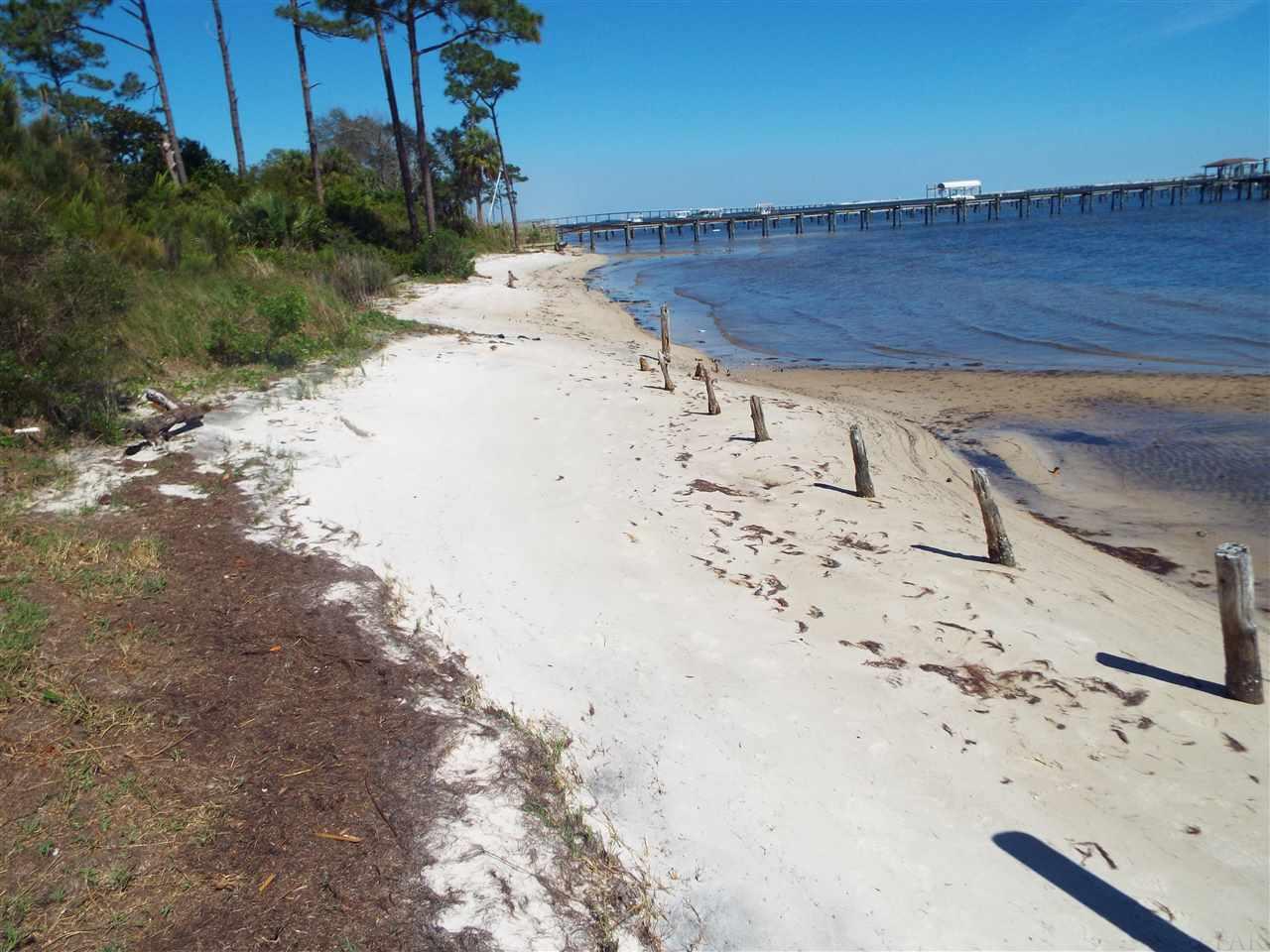 8007 NEWPORT ST, Navarre, FL 32566