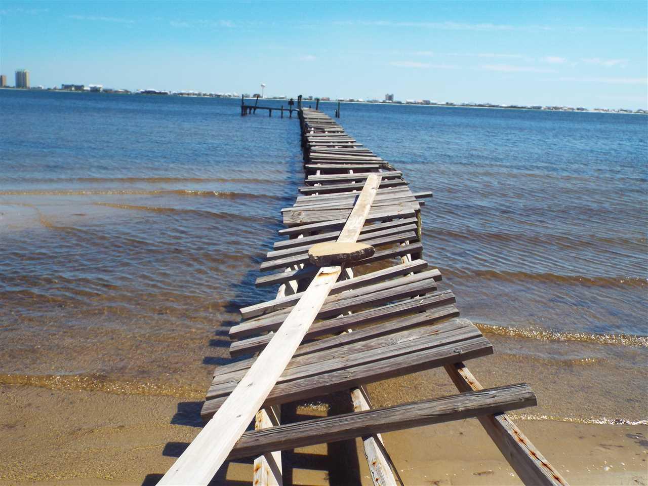 8007 NEWPORT ST, Navarre, FL 32566