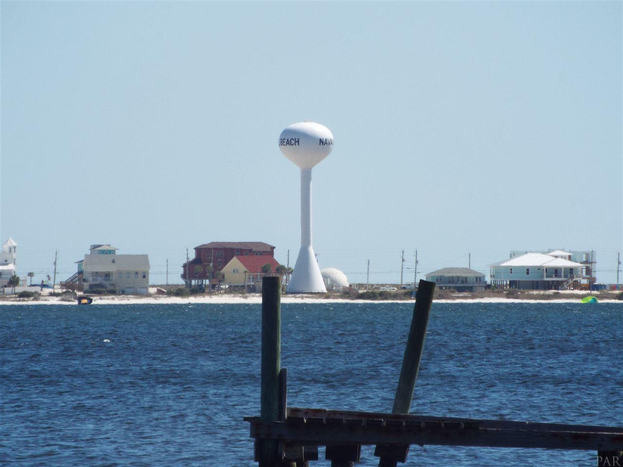 8007 NEWPORT ST, Navarre, FL 32566