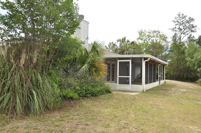 2071 Buckley Dr, Navarre, FL 32566