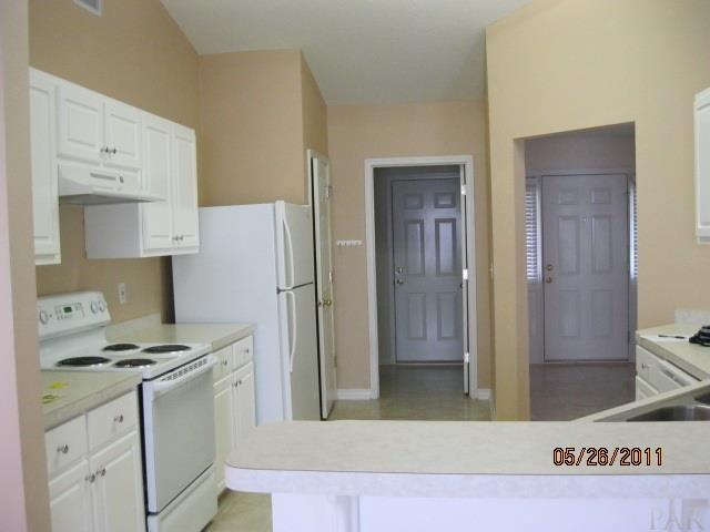 2155 CHATSWORTH DR, Navarre, FL 32566