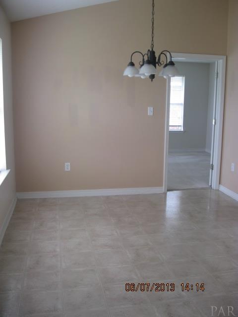 2155 CHATSWORTH DR, Navarre, FL 32566
