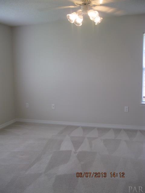 2155 CHATSWORTH DR, Navarre, FL 32566