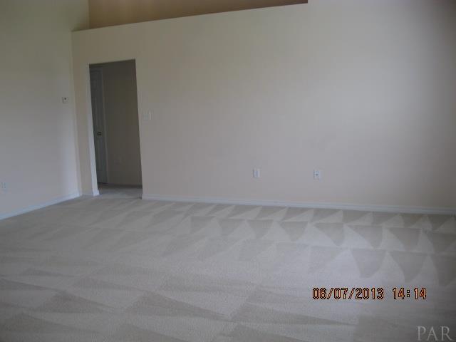 2155 CHATSWORTH DR, Navarre, FL 32566
