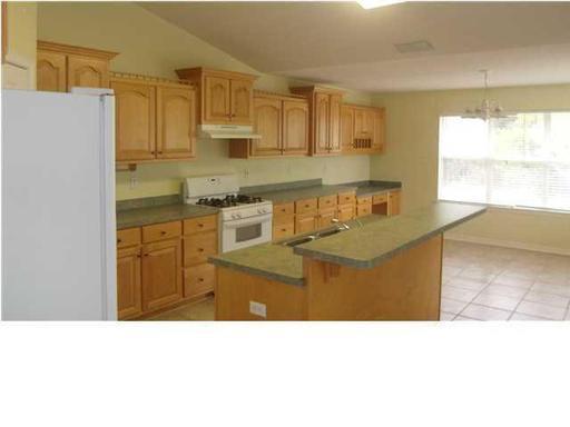2112 MIDDLETON Drive, Navarre, FL 32566