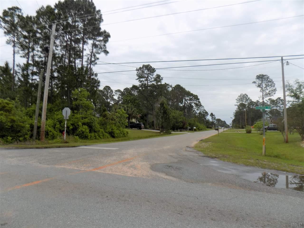 6553 Leisure St, Navarre, FL 32566