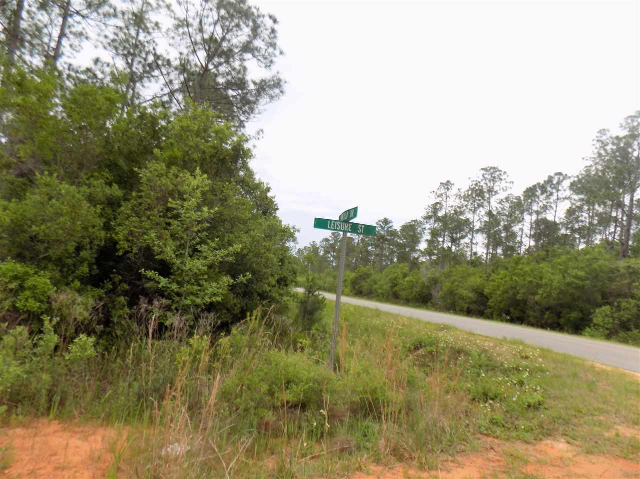 6553 Leisure St, Navarre, FL 32566
