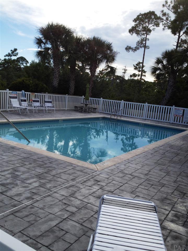 1831 Sound Hammock Dr, Navarre, FL 32566