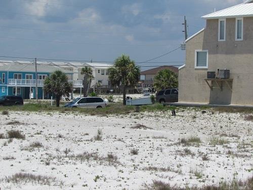 7871 GULF BLVD, Navarre Beach, FL 32566