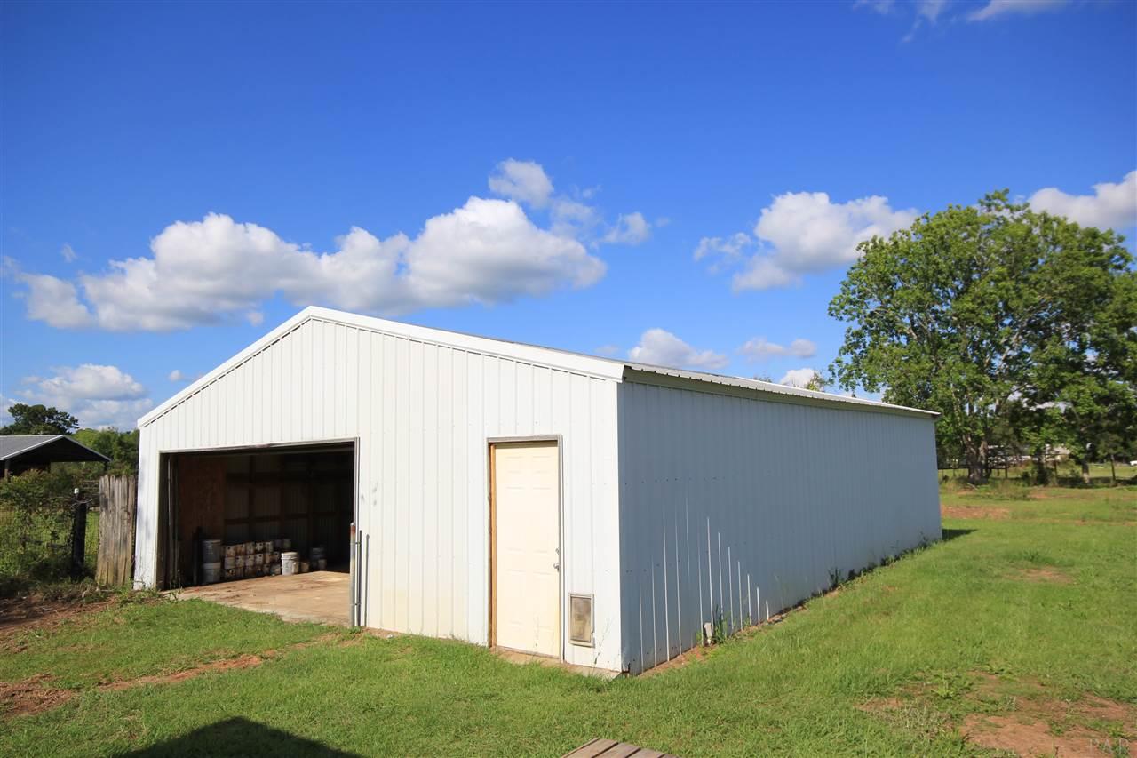 2410 S Pine Barren Rd, Mcdavid, FL 32568