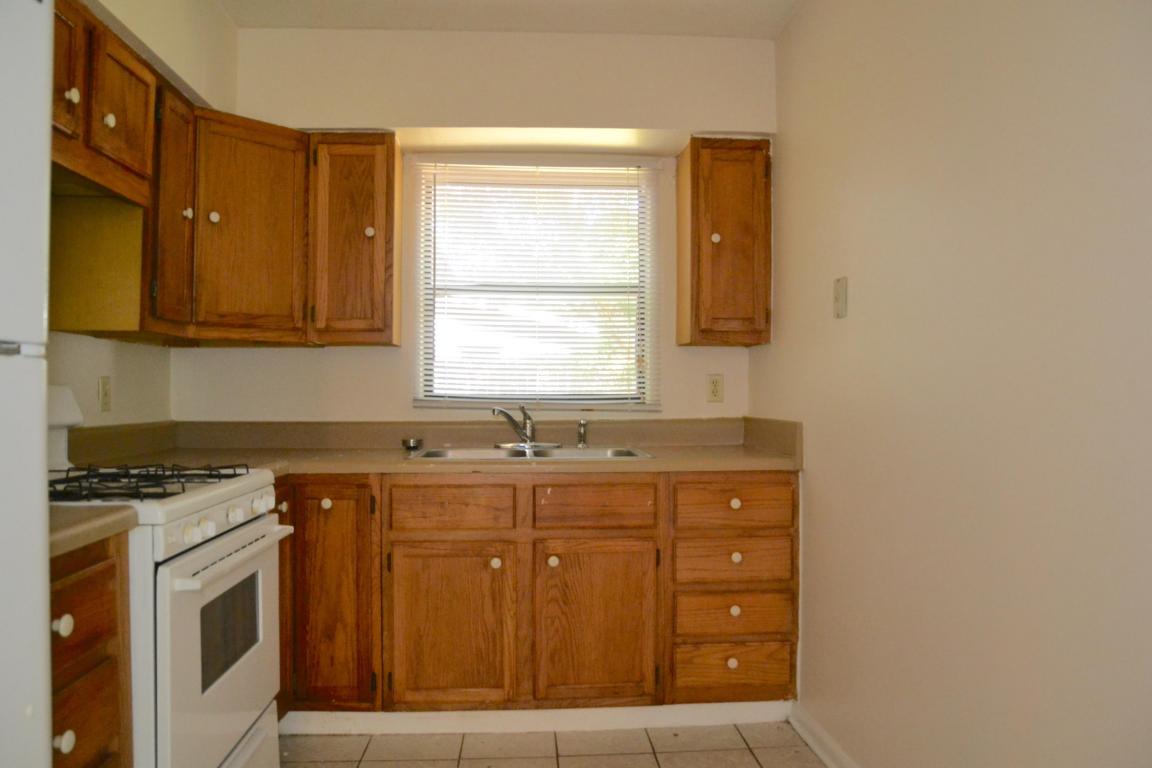 609 E Hollywood Blvd, Mary Esther, FL 32569