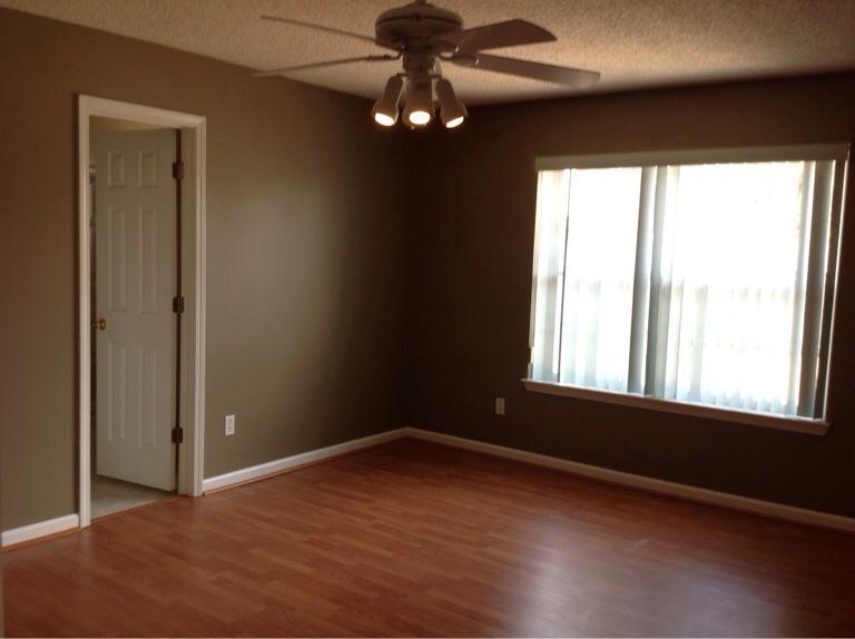 403 PEREGRINE Court, Mary Esther, FL 32569