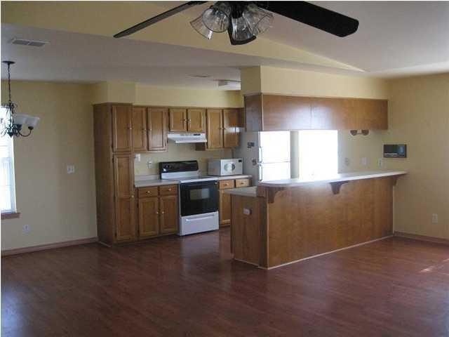 301 Rue Dianne, Mary Esther, FL 32569