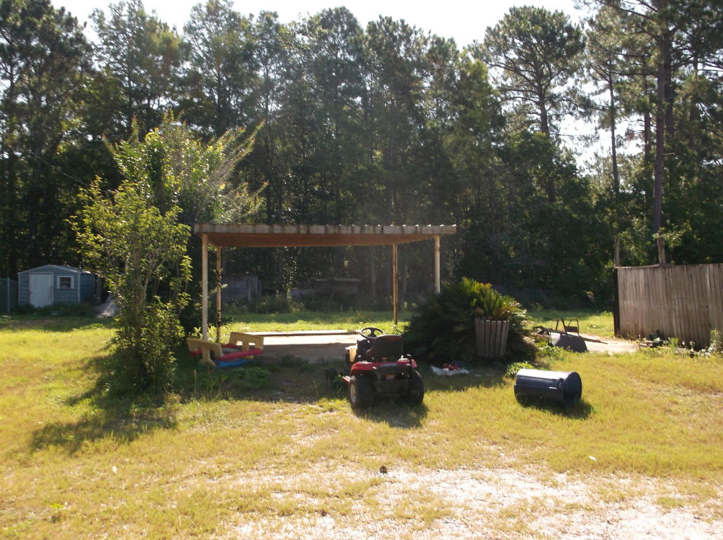 423 Lakeview Street, Mary Esther, FL 32569