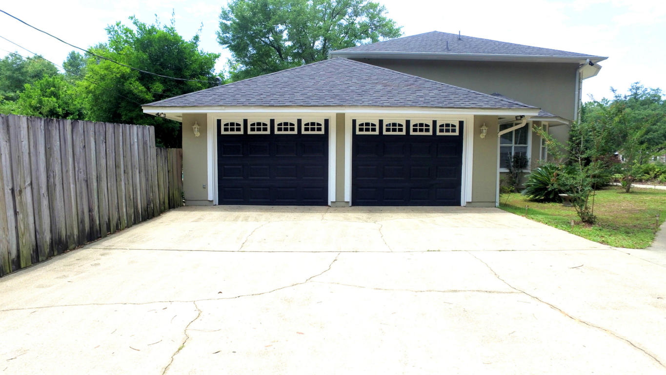 5675 Meadowlark Lane, Milton, FL 32570