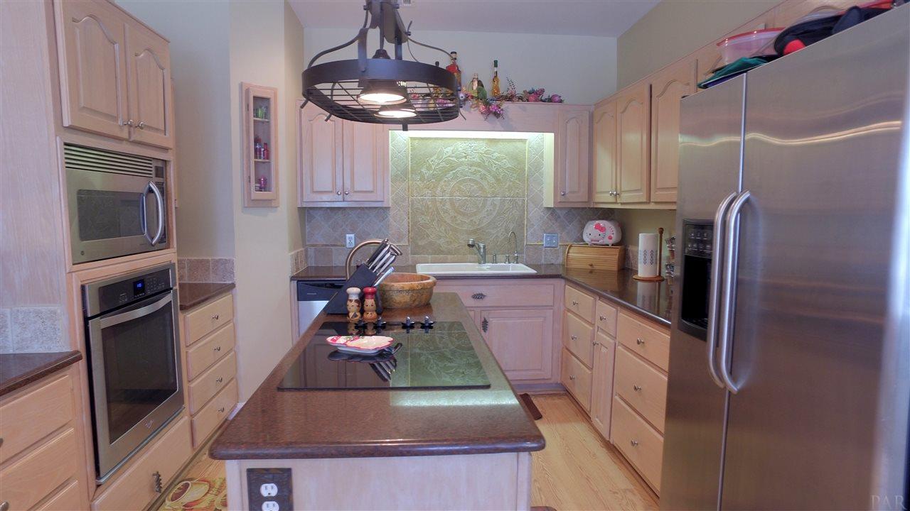 5675 MEADOWLARK LN, Milton, FL 32570